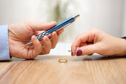 Saratoga Child Support Attorney Clarifies if You Can Get an Uncontested Divorce in New York, Being a Resident of Pennsylvania
